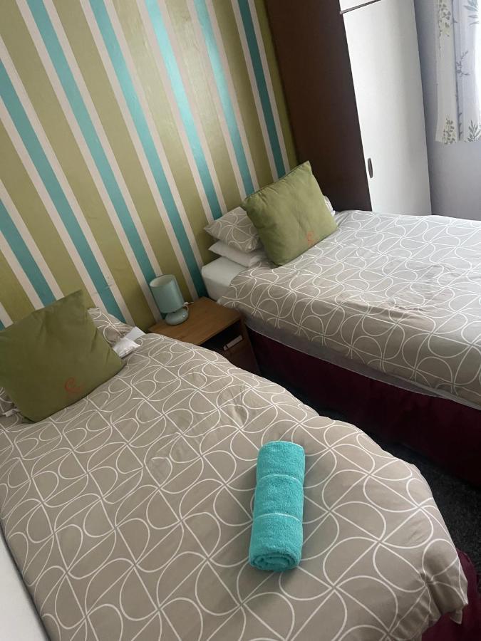 Uk Travel & Hospitality Ltd Ta Canberra Hotel Блекпул Екстериор снимка