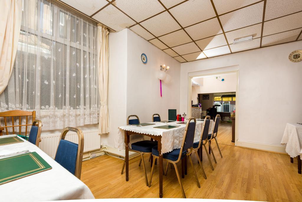Uk Travel & Hospitality Ltd Ta Canberra Hotel Блекпул Екстериор снимка