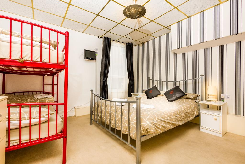 Uk Travel & Hospitality Ltd Ta Canberra Hotel Блекпул Екстериор снимка