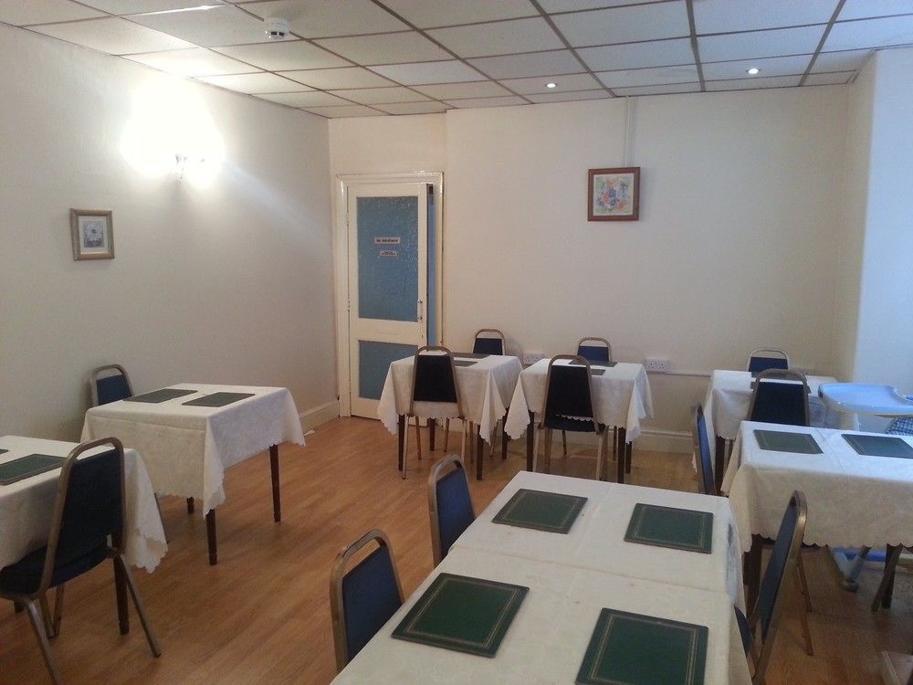 Uk Travel & Hospitality Ltd Ta Canberra Hotel Блекпул Екстериор снимка