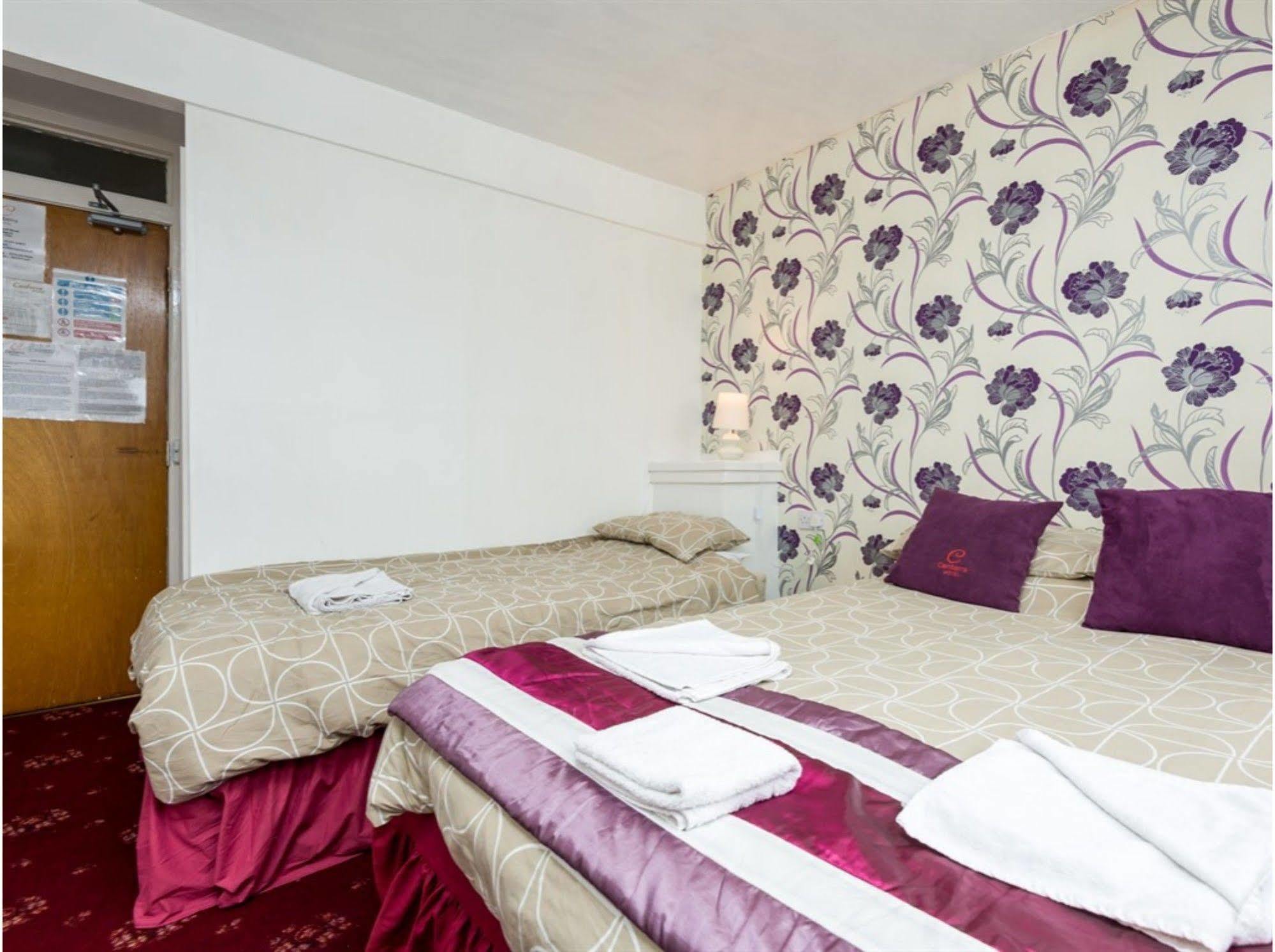 Uk Travel & Hospitality Ltd Ta Canberra Hotel Блекпул Екстериор снимка