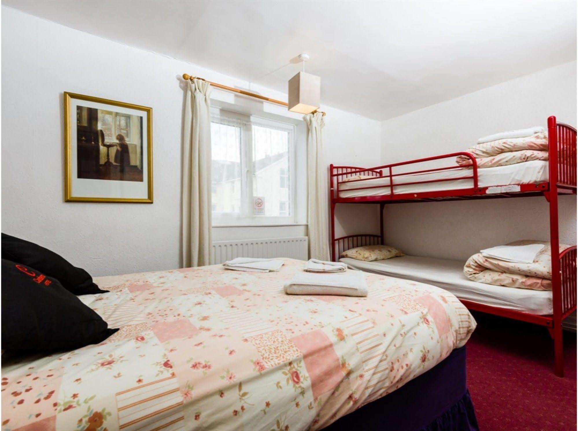Uk Travel & Hospitality Ltd Ta Canberra Hotel Блекпул Екстериор снимка