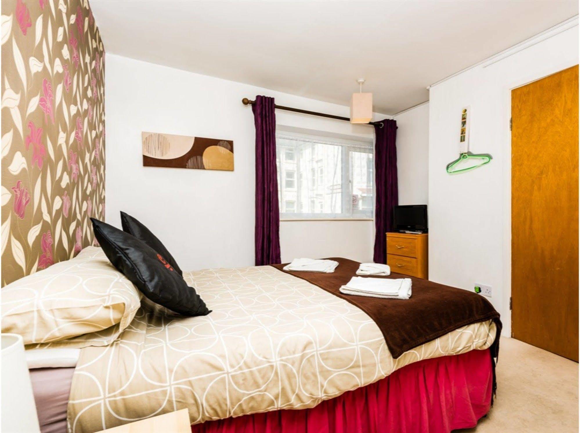 Uk Travel & Hospitality Ltd Ta Canberra Hotel Блекпул Екстериор снимка